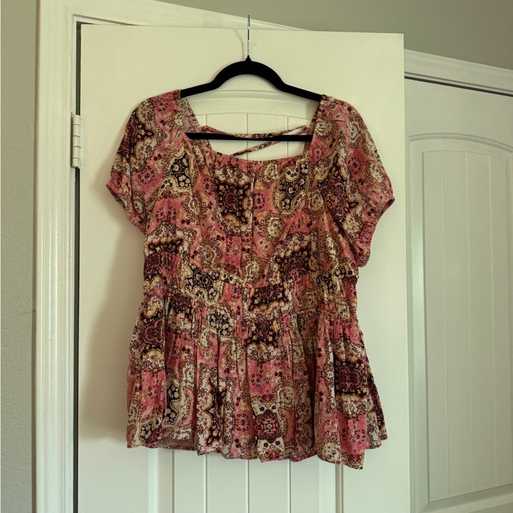torrid Pink Paisley Short Sleeve Peplum Top